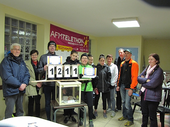 Téléthon 5-6déc14 24 heures pour la recherche après 1211 kms et 1000 E récoltés